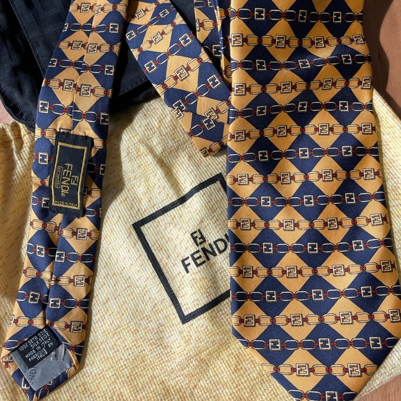 FENDI VINTAGE Print gold Men’s Silk Tie 3.75” - Picture 6 of 10